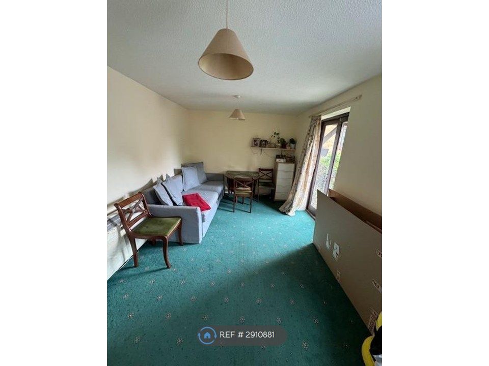 Property photo 3 of 6