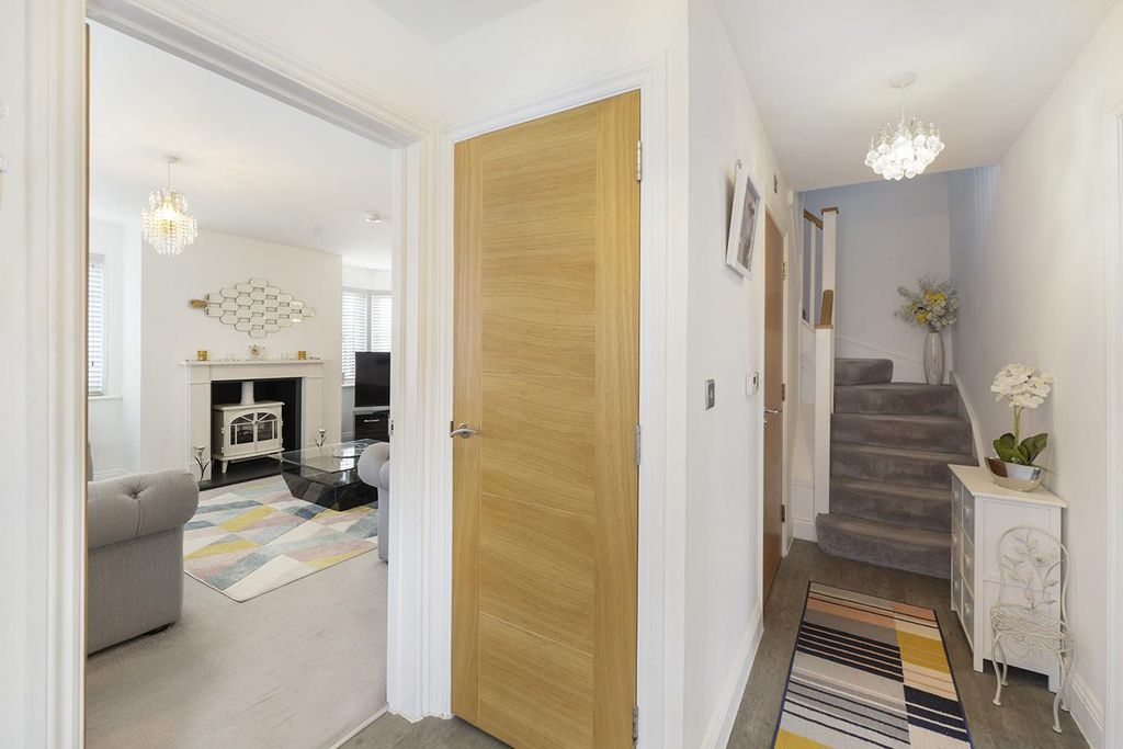 Property photo 2 of 18 10