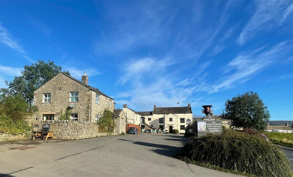 Property photo 1 of 19 Photo 0