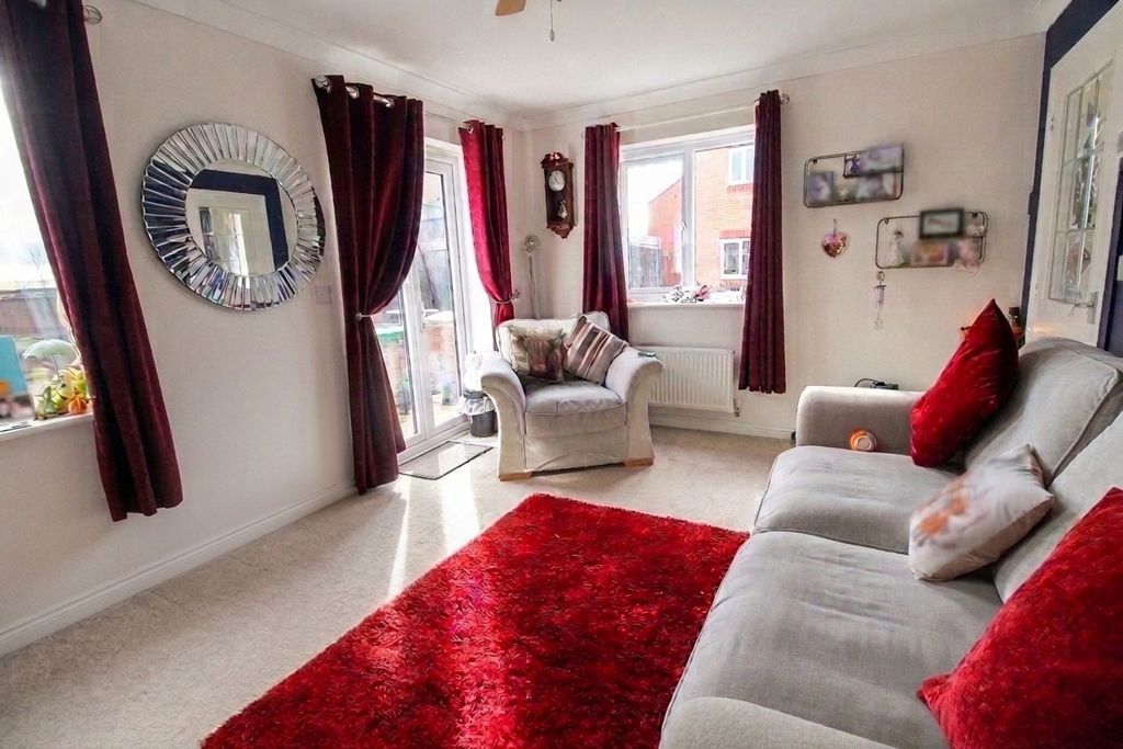 Property photo 3 of 19