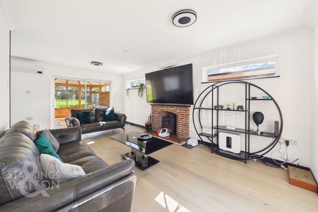 Property photo 2 of 37