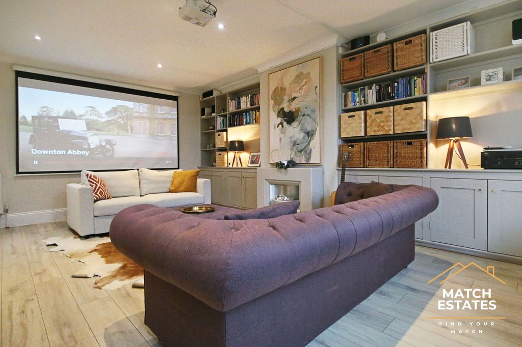 Property photo 2 of 13