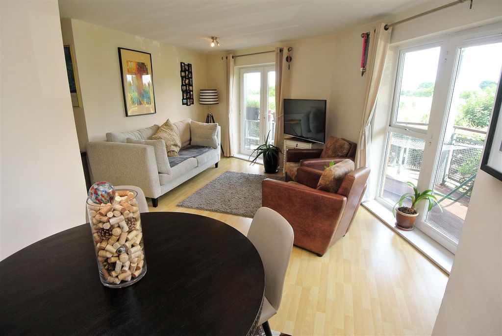 Property photo 2 of 11 Dining To Living.Jpg