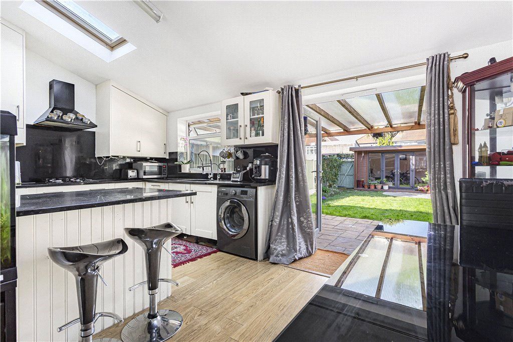 Property photo 3 of 14 Kitchen