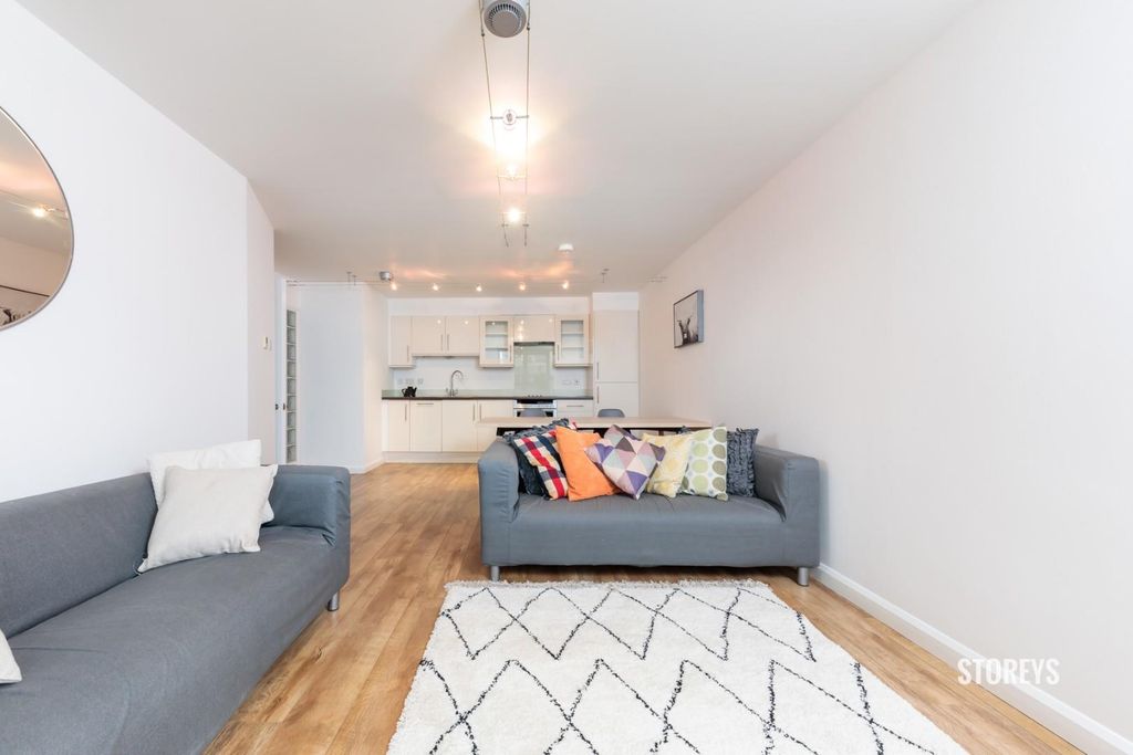 Property photo 2 of 28