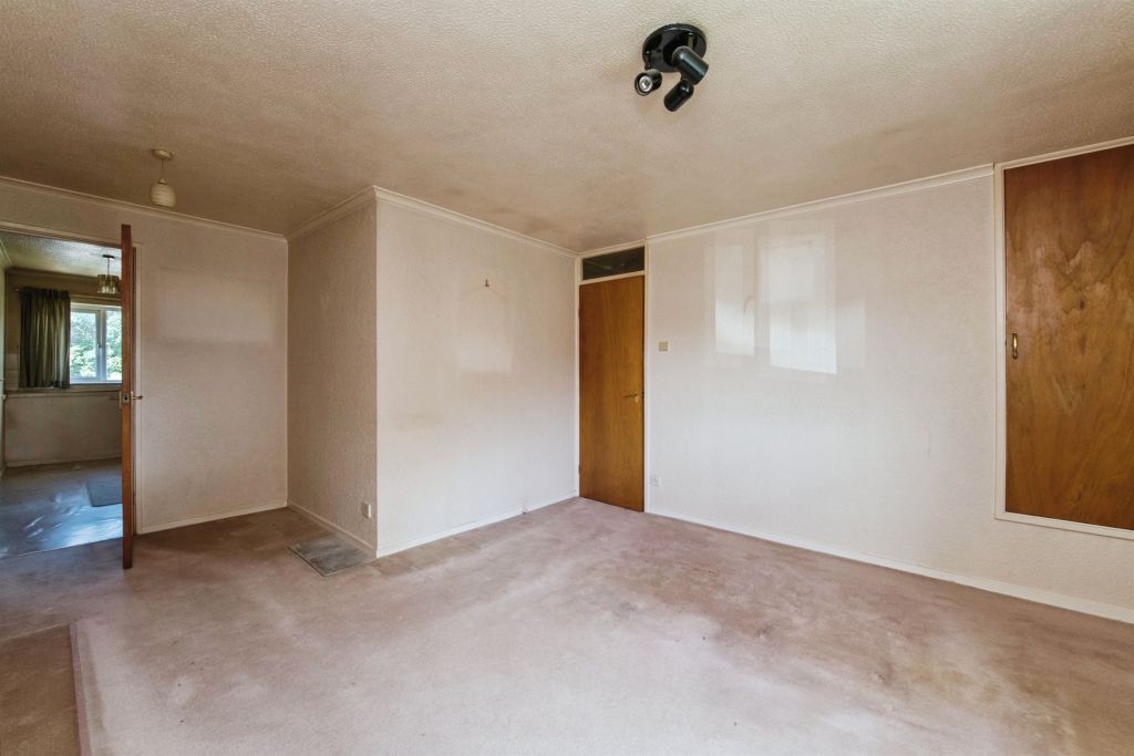 Property photo 3 of 25
