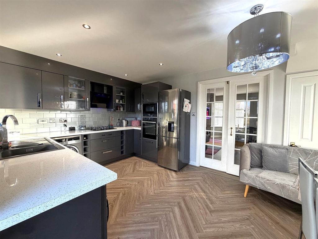 Property photo 3 of 32 c.Jpeg