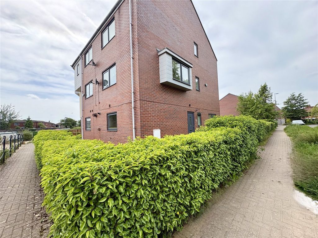 Property photo 1 of 11 External