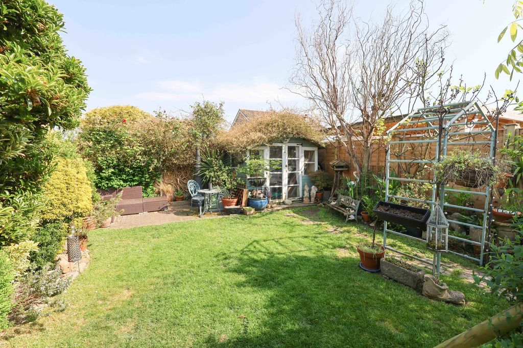 Property photo 3 of 19 Garden