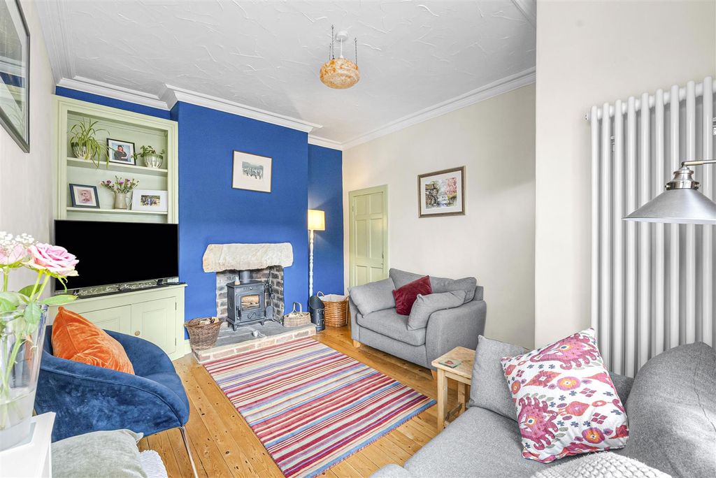 Property photo 3 of 24 Sitting Room