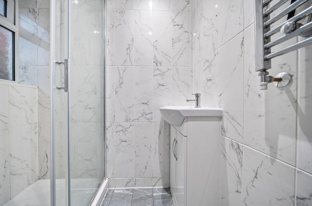 Property photo 3 of 16 1388224-14-6936Fa...