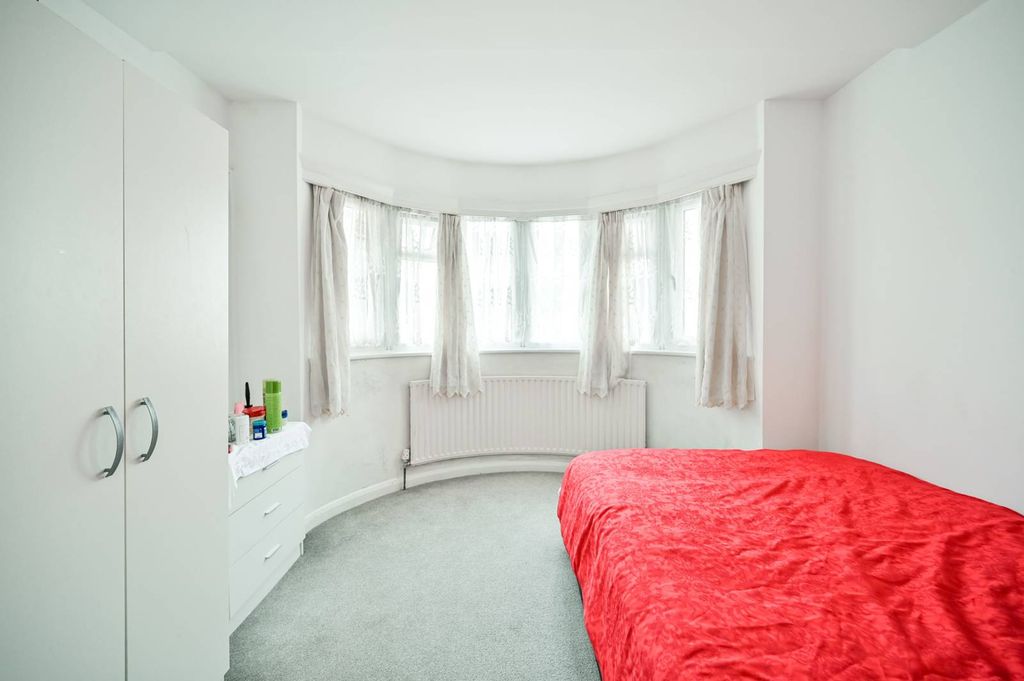 Property photo 2 of 5