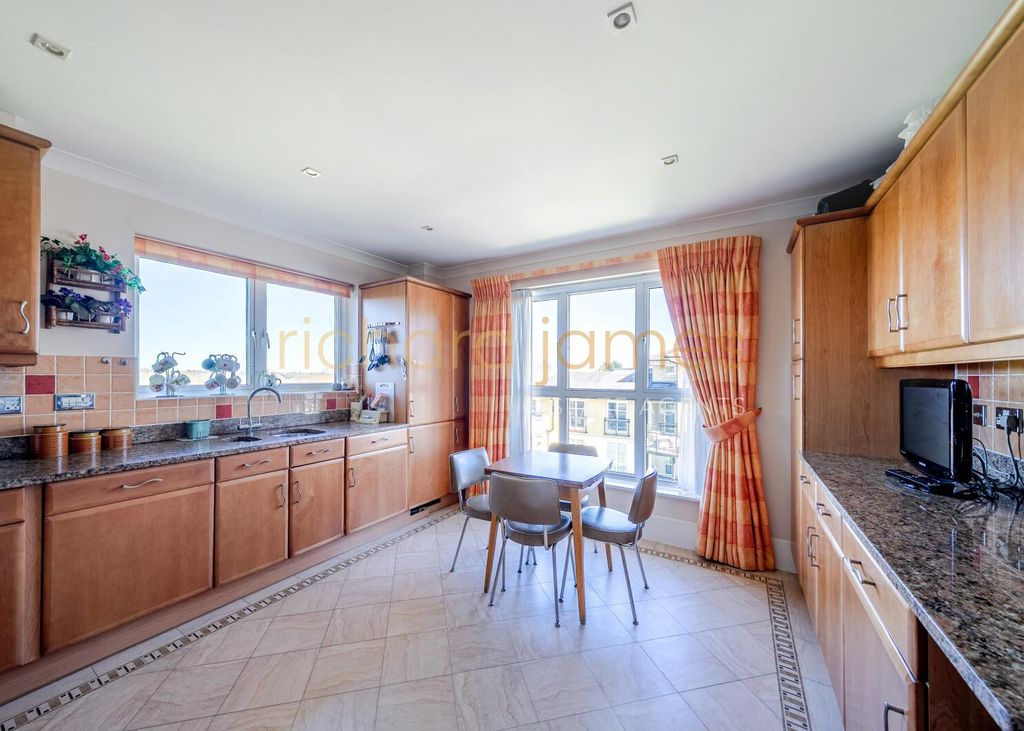 Property photo 3 of 14 09Abe493-4172-4867-A1Ed-27979238126B.Jpg