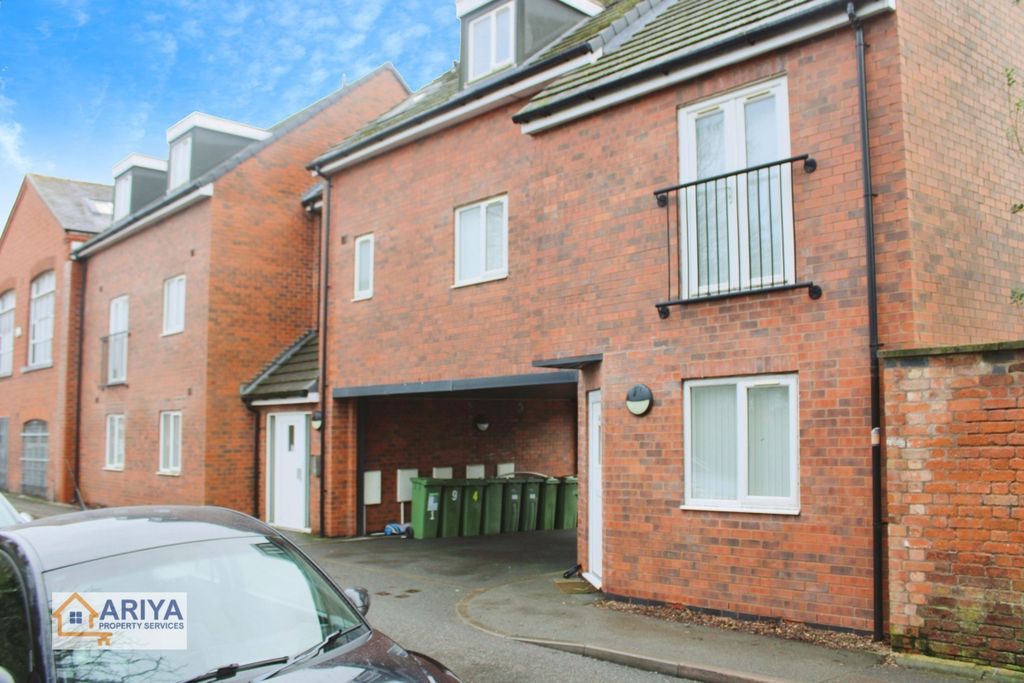 Property photo 2 of 21