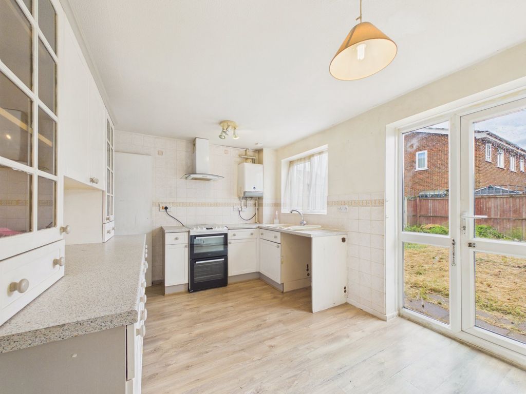 Property photo 3 of 15 Kitchen