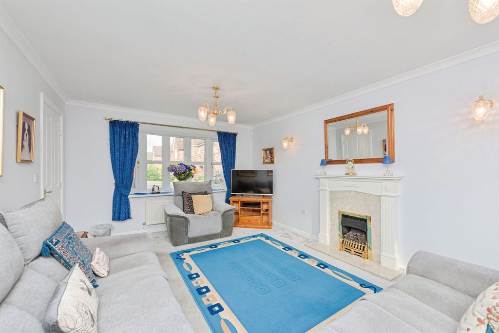 Property photo 2 of 17