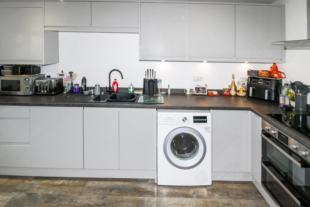 Property photo 2 of 15 Kitchen