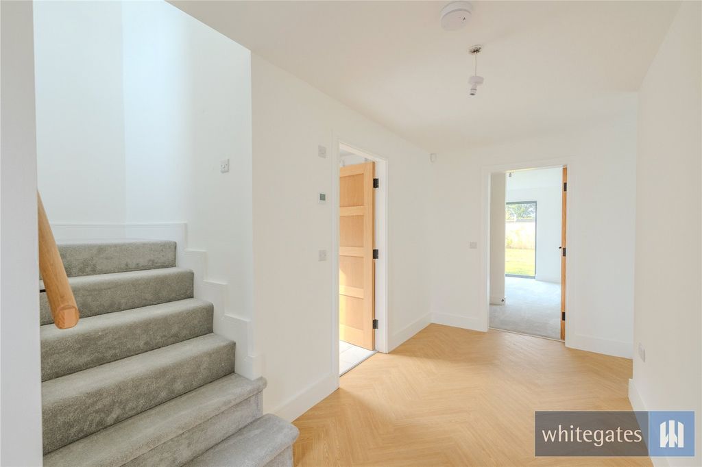 Property photo 2 of 30 Picture No. 24