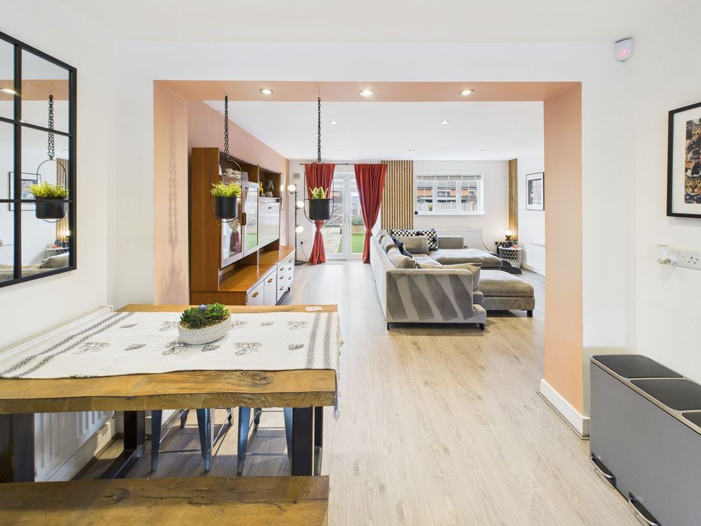 Property photo 3 of 31