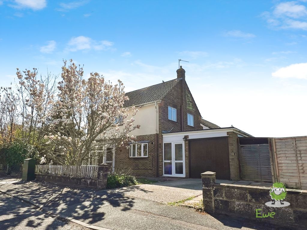 Property photo 1 of 22 Ewemove Basingstoke Estate Agents Chandler Road