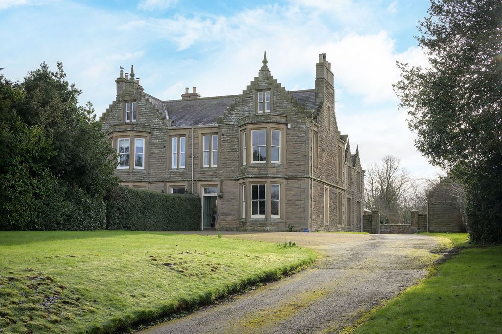 Property photo 1 of 64