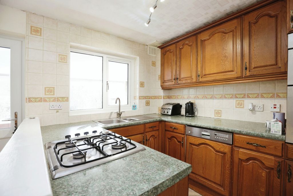 Property photo 3 of 15 Kitchen
