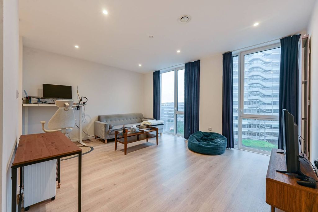 Property photo 1 of 9