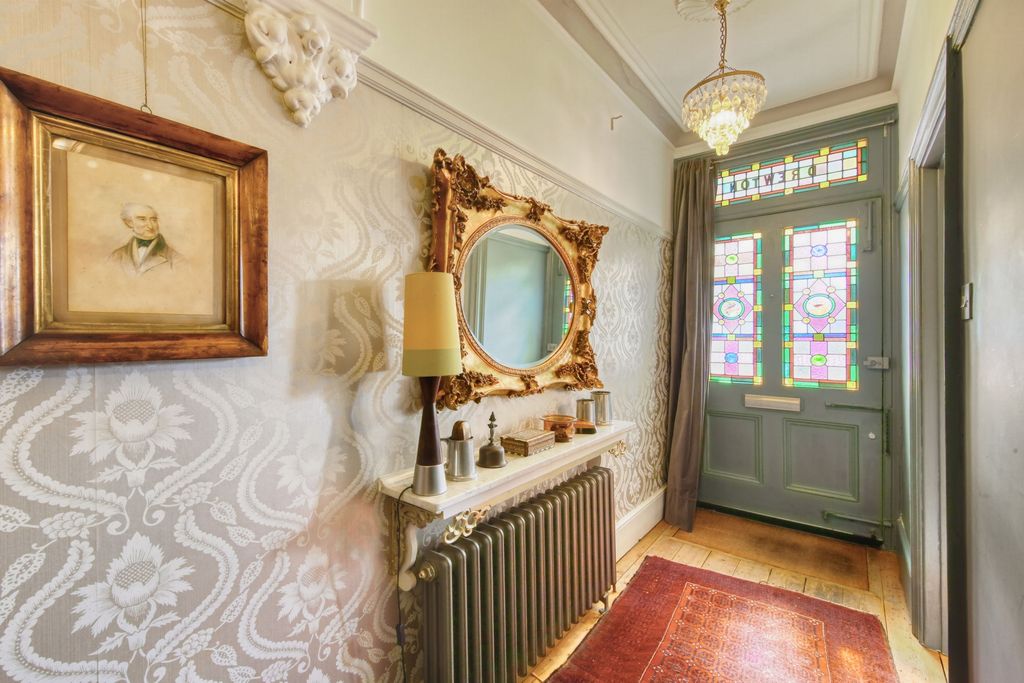 Property photo 3 of 30 Photo 17