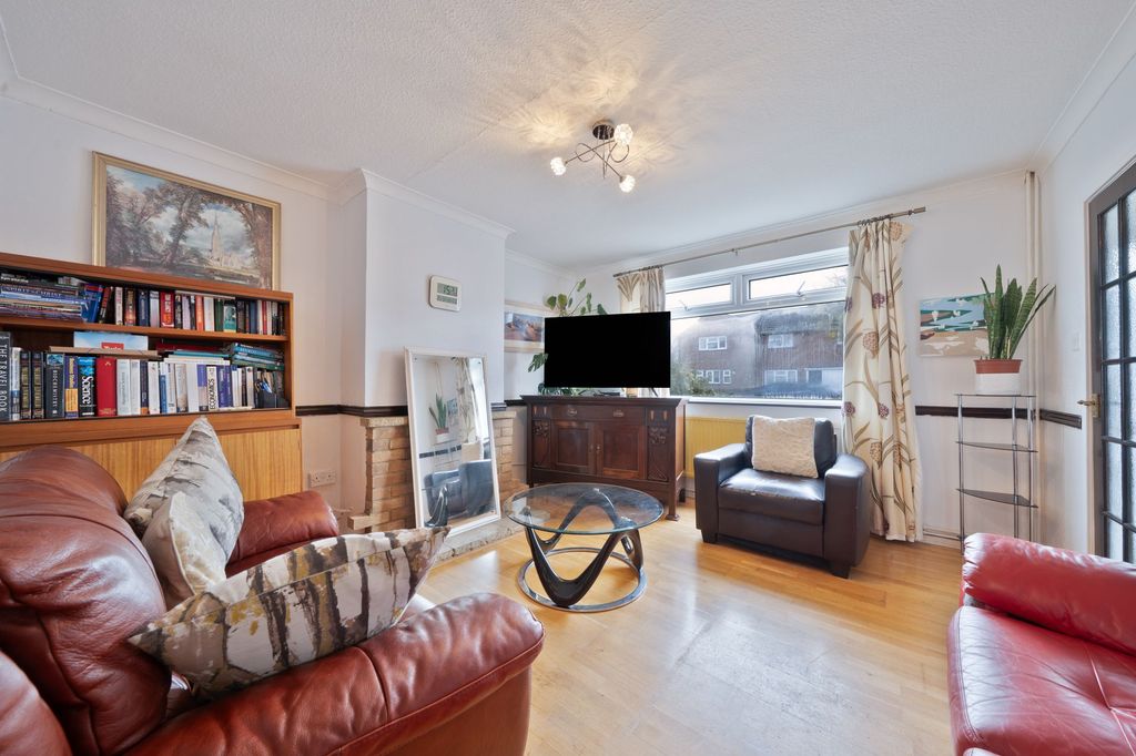 Property photo 2 of 9