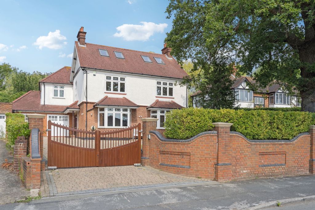 Property photo 1 of 34