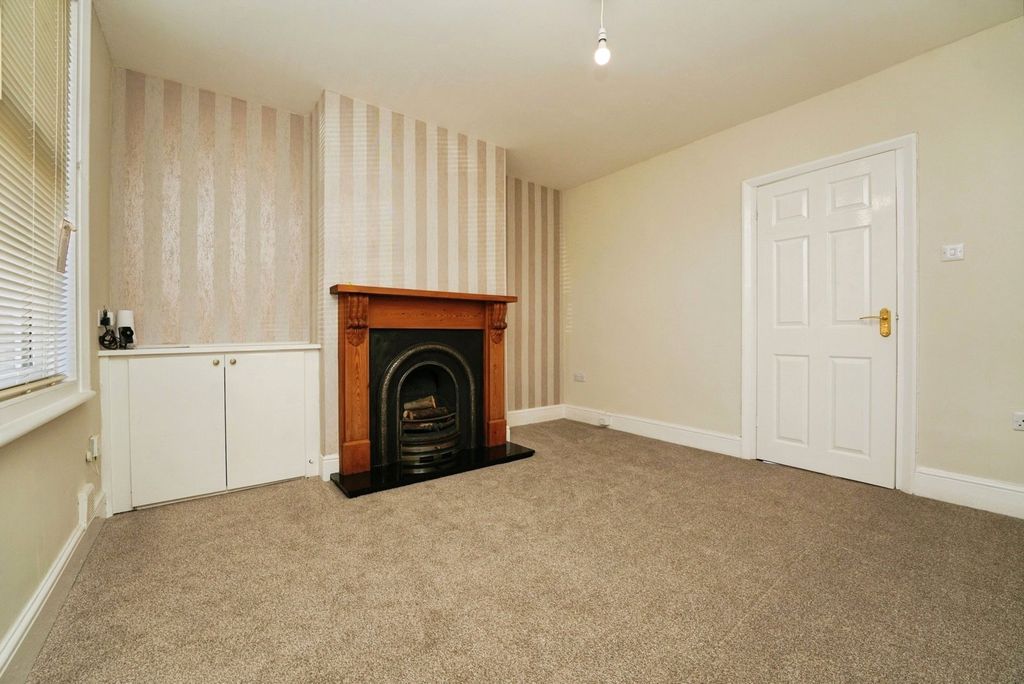 Property photo 2 of 17 Photo