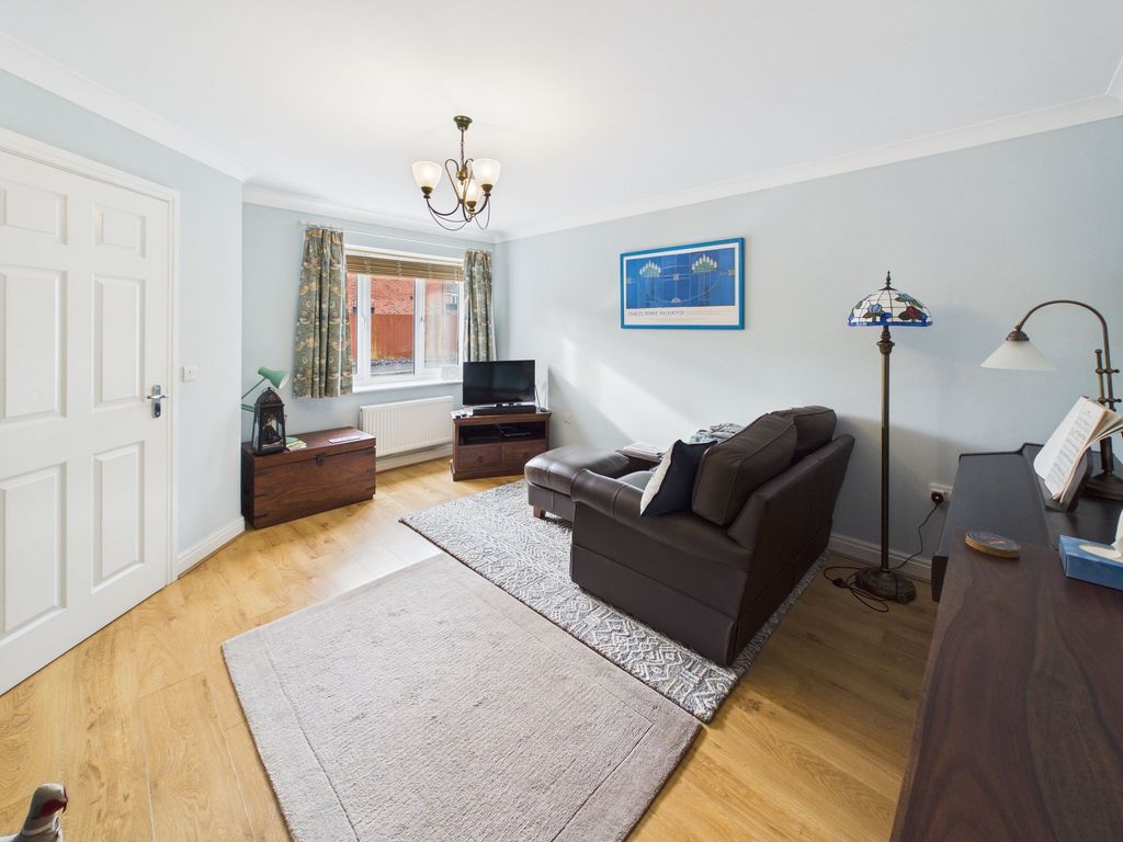 Property photo 2 of 32