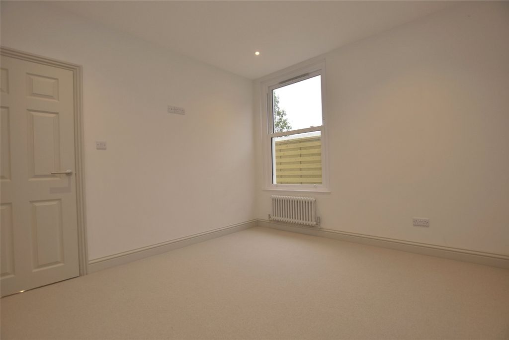 Property photo 2 of 10 Bedroom