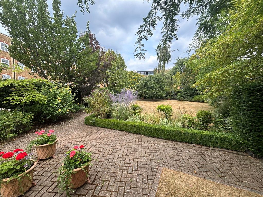 Property photo 2 of 19 Picture No. 23