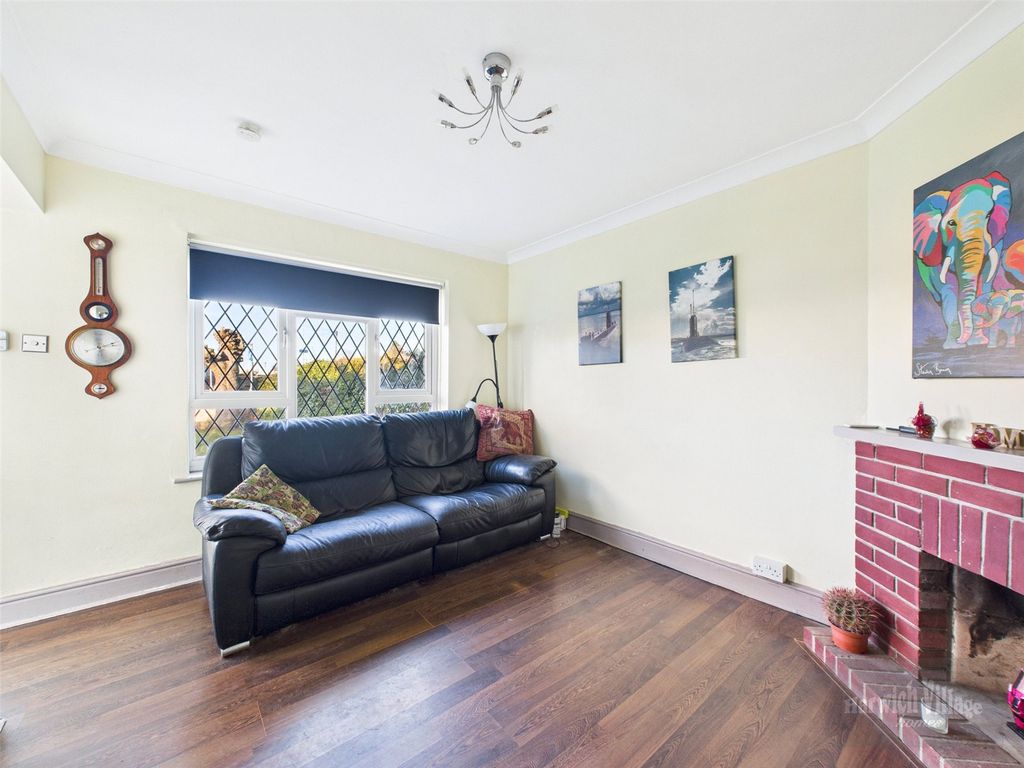 Property photo 2 of 15 Picture 2