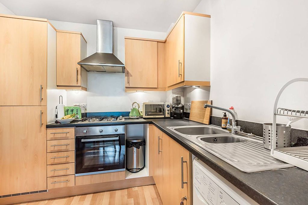 Property photo 3 of 16