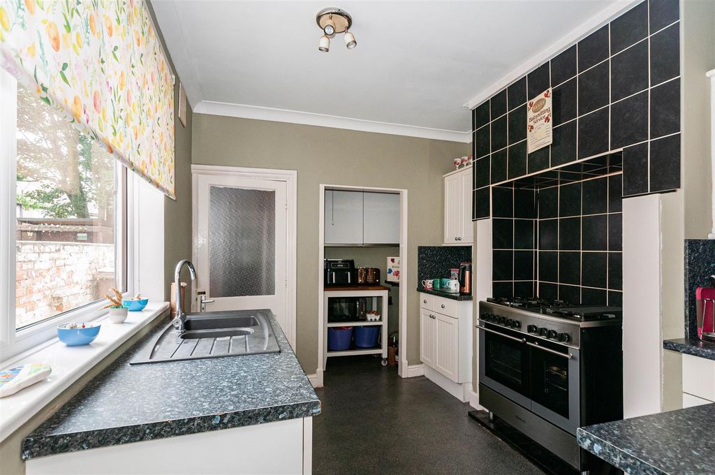 Property photo 3 of 12 60 Colonels Walk3.Jpg