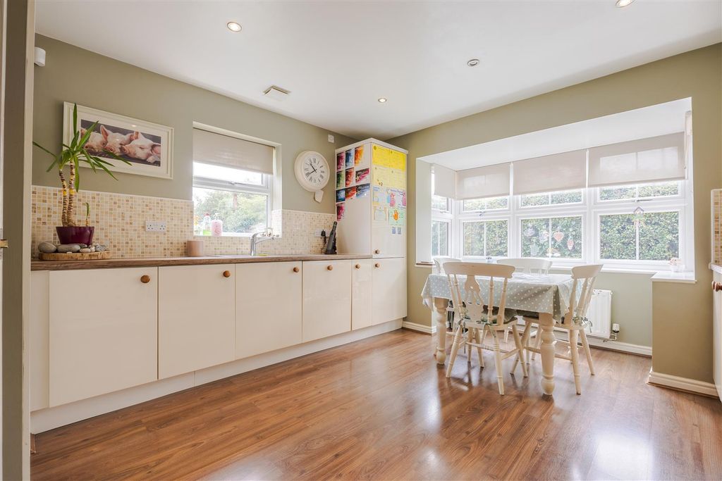 Property photo 2 of 19 Kitchen/Diner