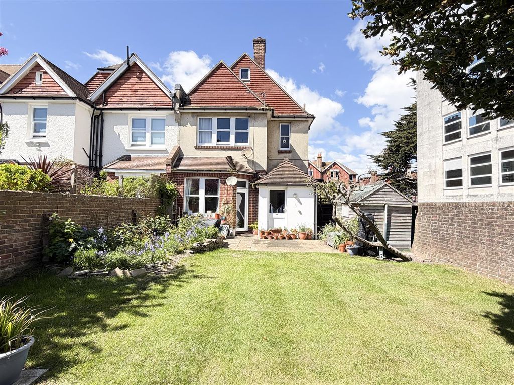 Property photo 1 of 10