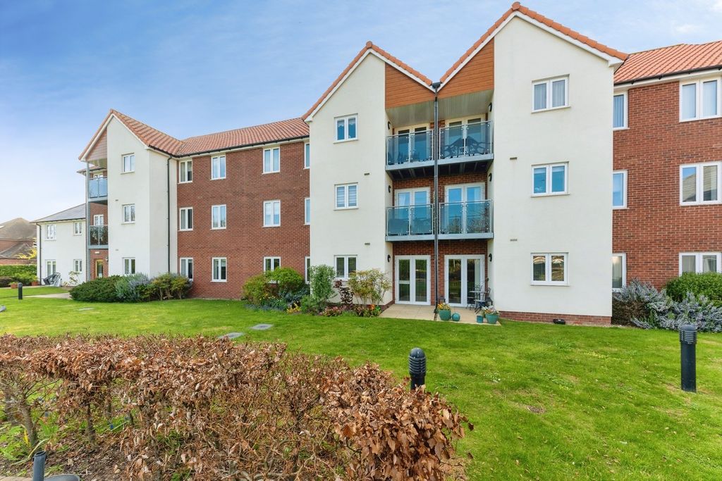 Property photo 1 of 17