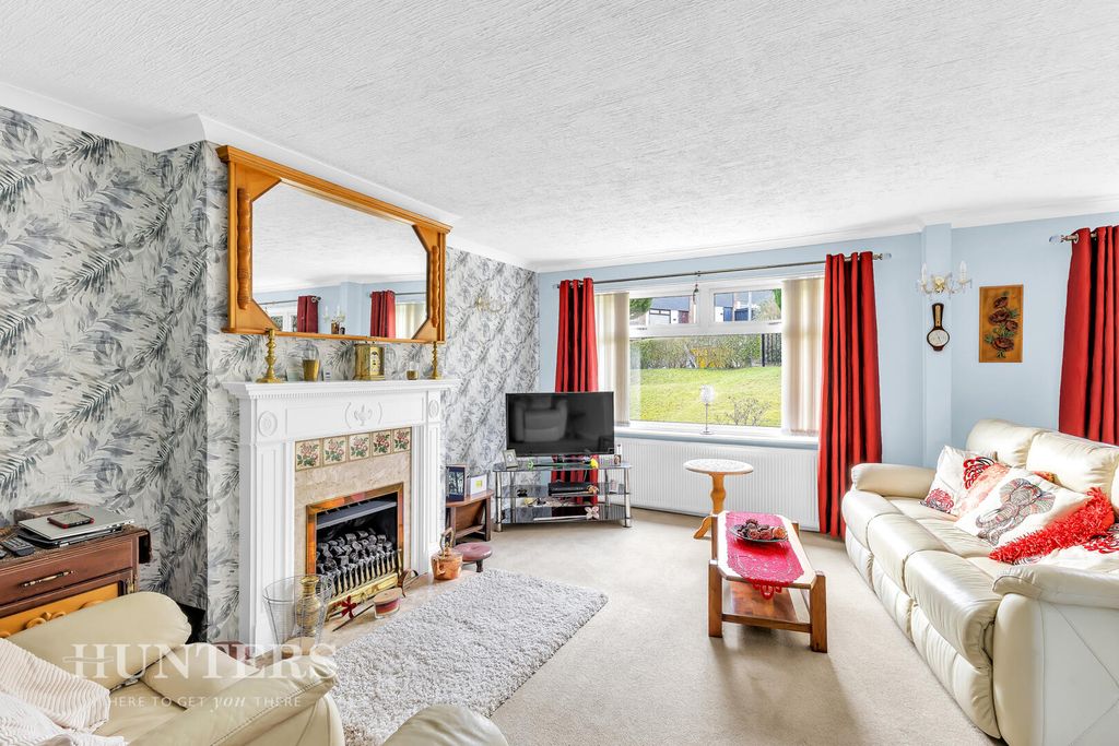 Property photo 2 of 30 Living Room