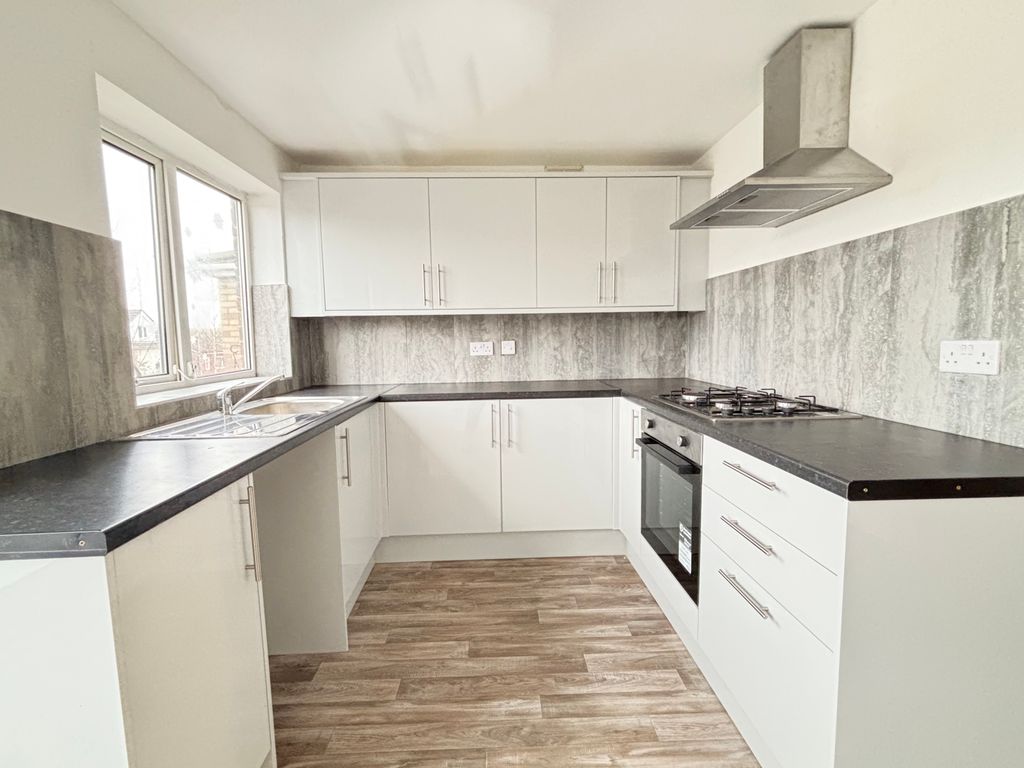 Property photo 2 of 17 New Fited Kitchen 