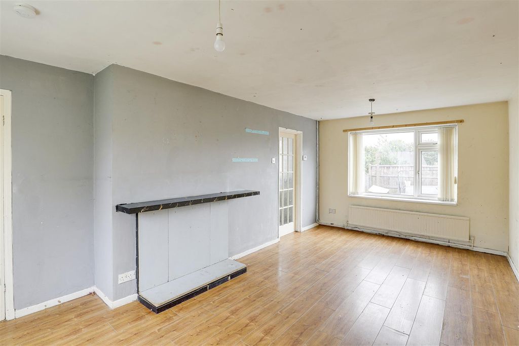 Property photo 2 of 13 7318.Jpg