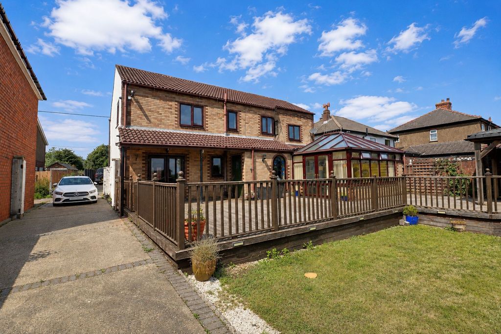 Property photo 1 of 24
