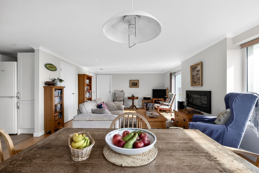 Property photo 2 of 17 Pbox-Img.Jpg