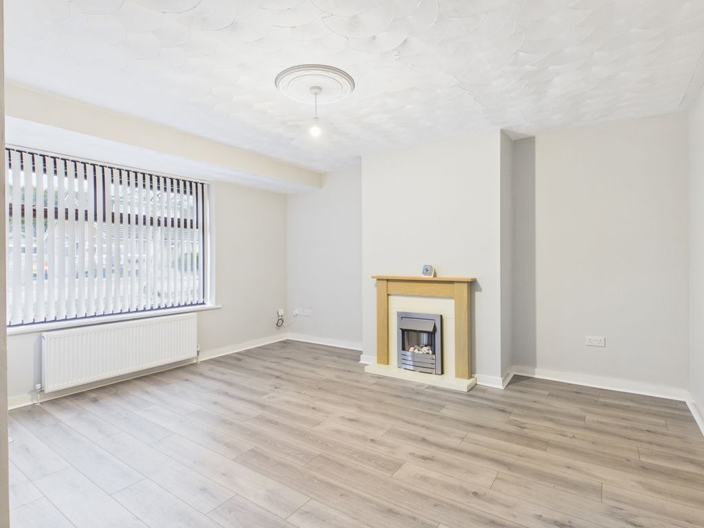 Property photo 3 of 19 Cam03729G0-Pr0255-Still003