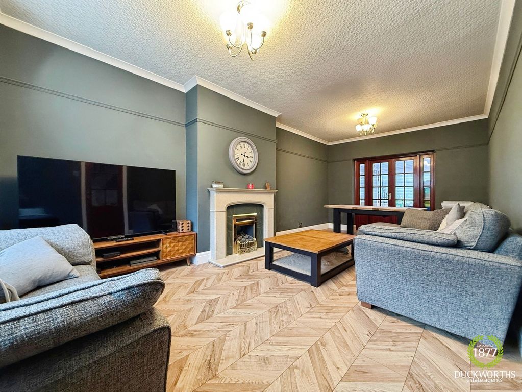 Property photo 2 of 27