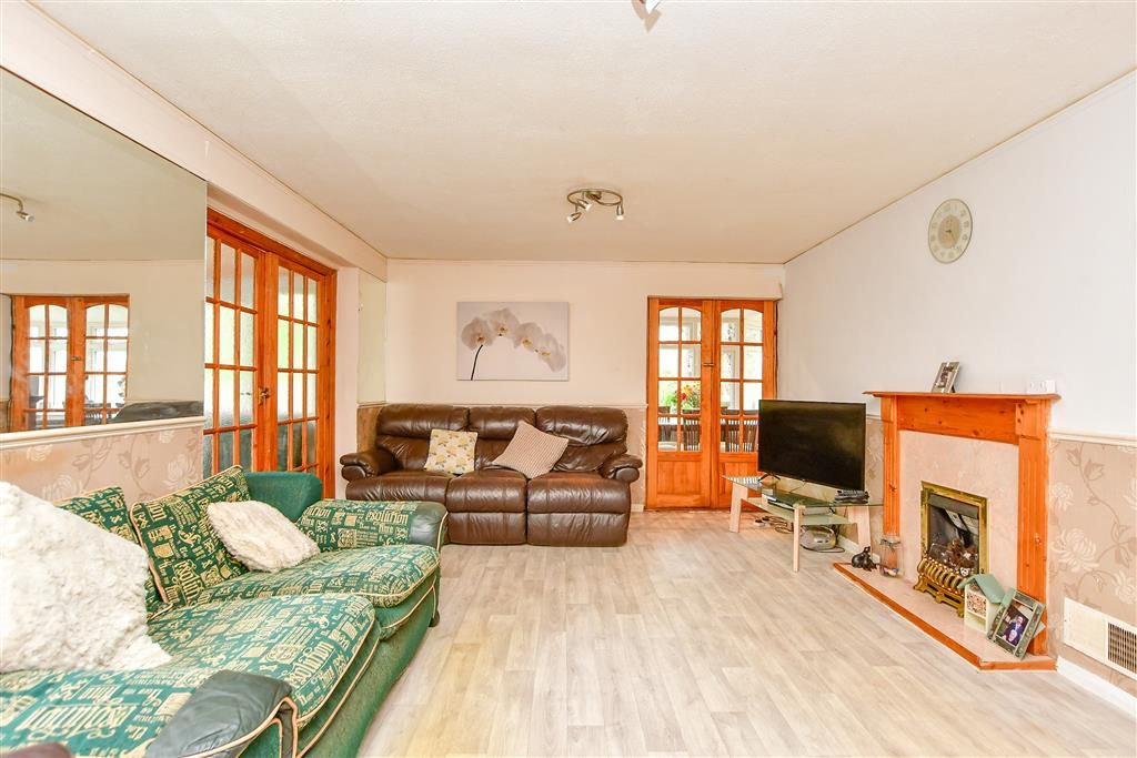 Property photo 1 of 11 Lounge/Diner