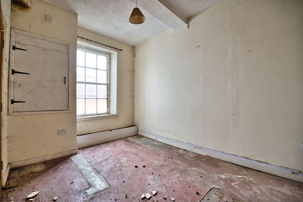 Property photo 3 of 11 The Hop Pole Hotel, 9 Market Square, Bromyard, Hr7 4Bp