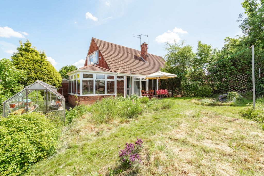 Property photo 2 of 21 2